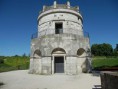 /album/ravenna1/a300px-mausoleum-of-theoderic-jpg/